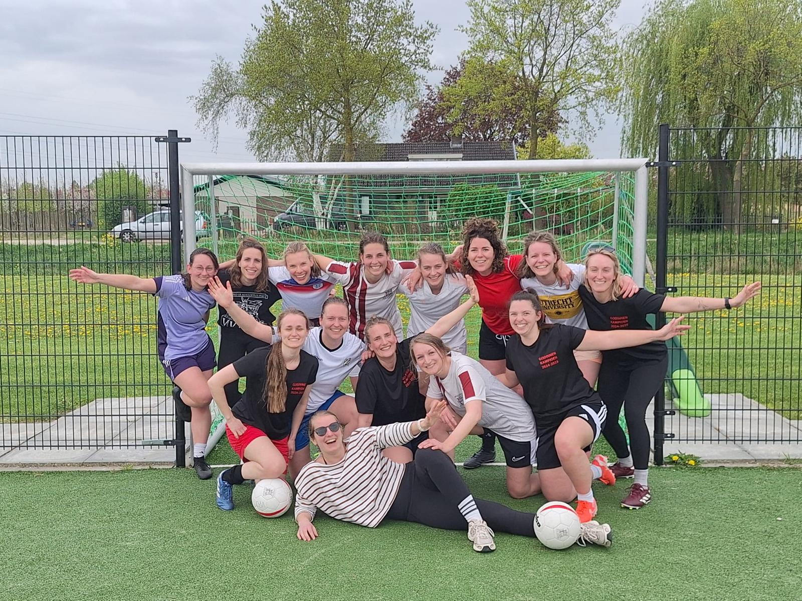 Odin VR1 zoekt veldspeelsters en een keeper